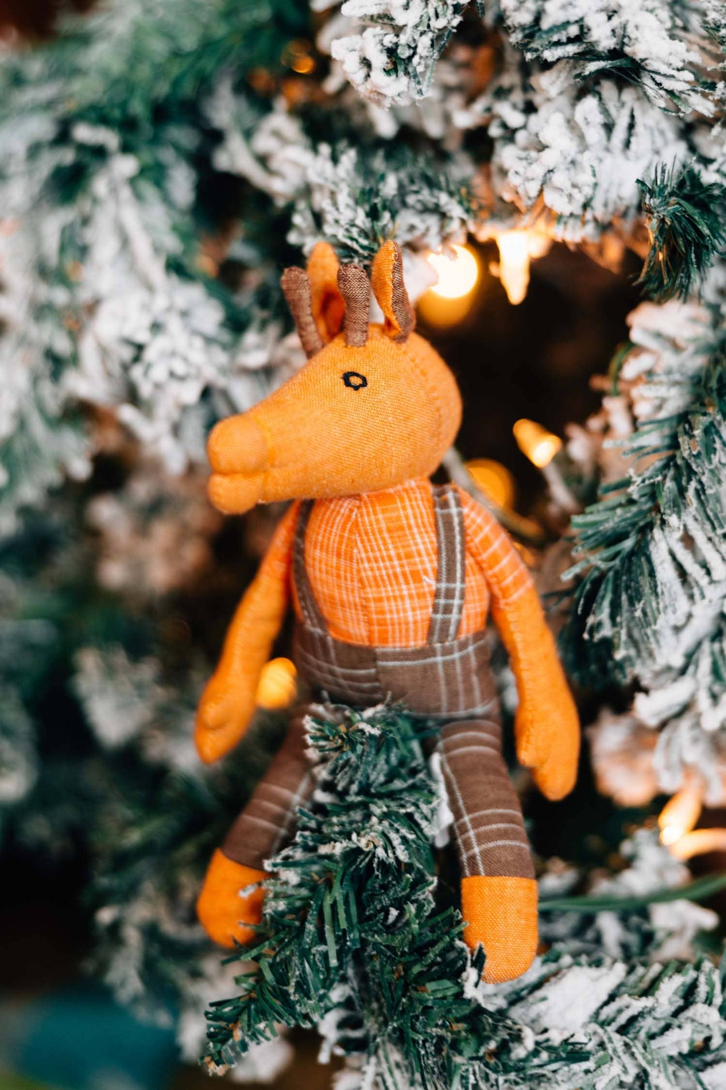 Jaunty Giraffe Fair Friend