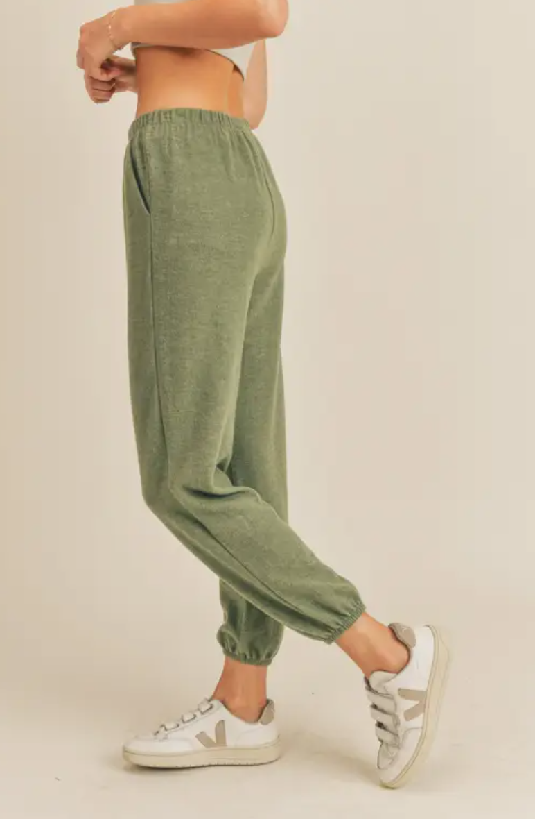 Cozy Joggers in Olive