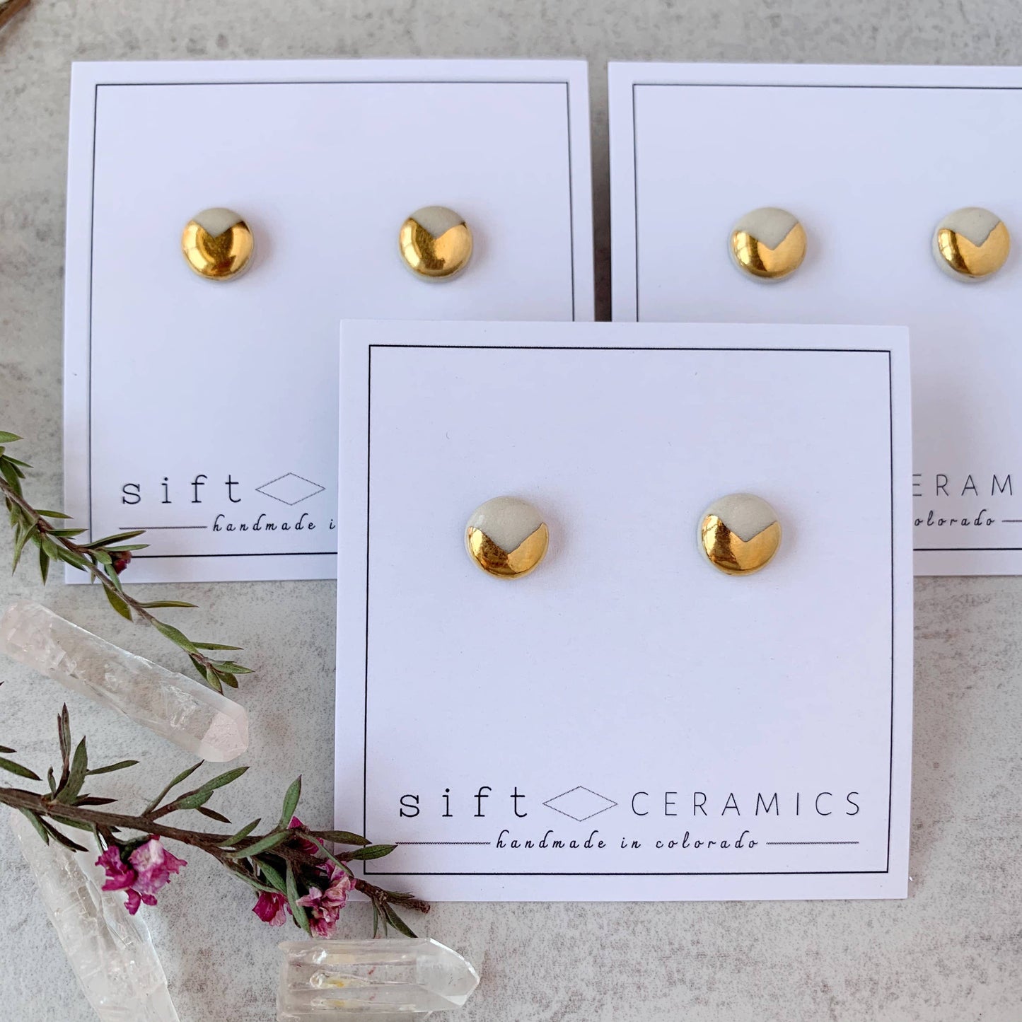 "Shell Cutout" Ceramic Stud Earrings