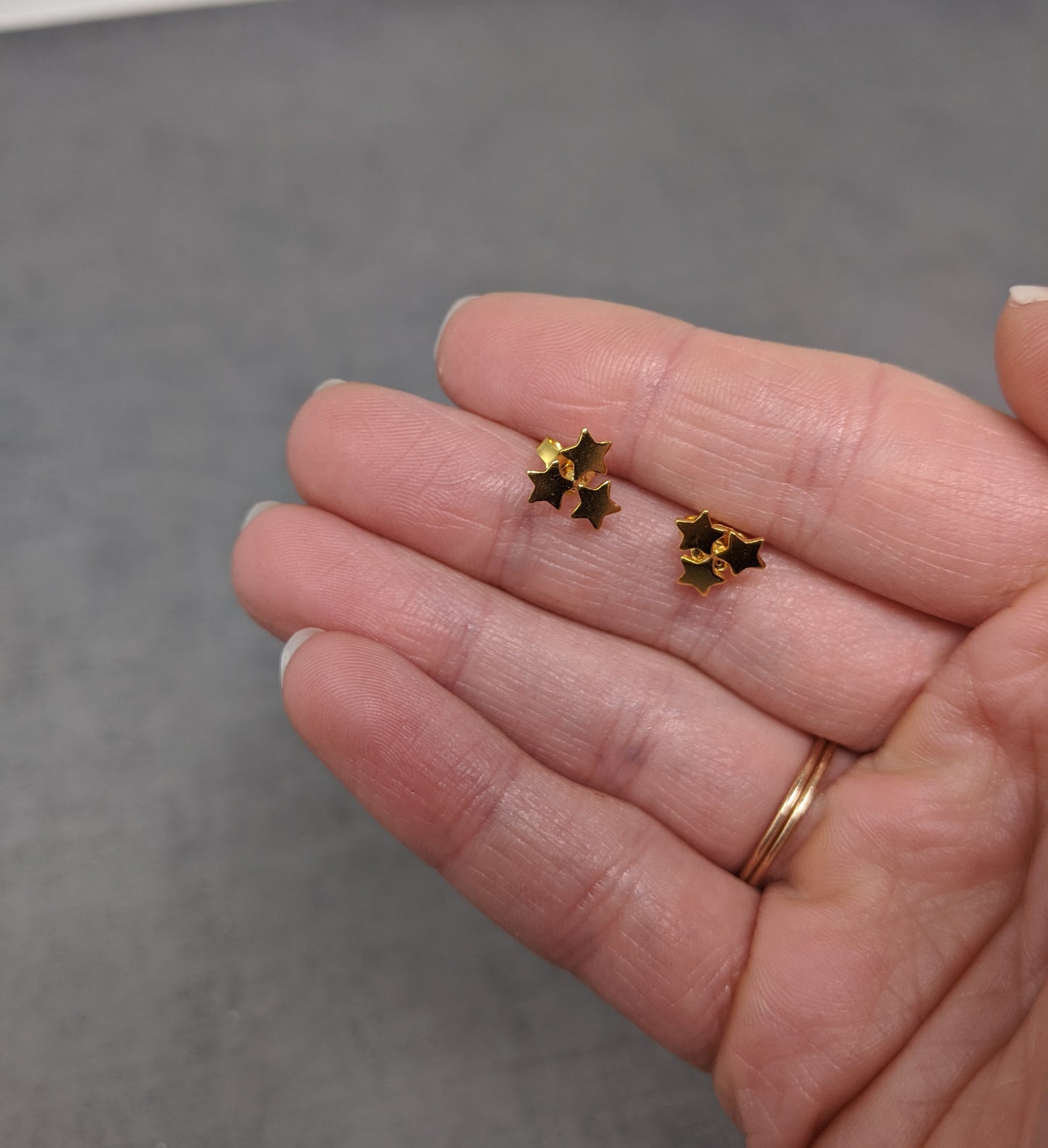 yellow gold star cluster stud earrings