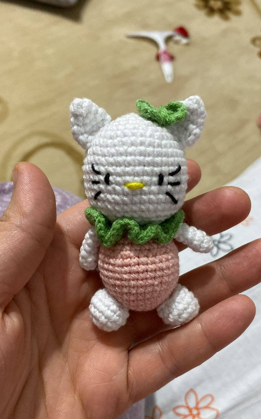Crochet Hello Kitty Keychain