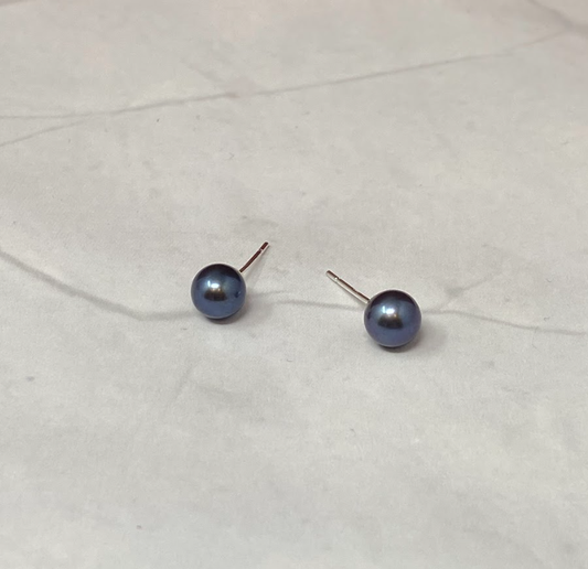 Black Pearl Studs